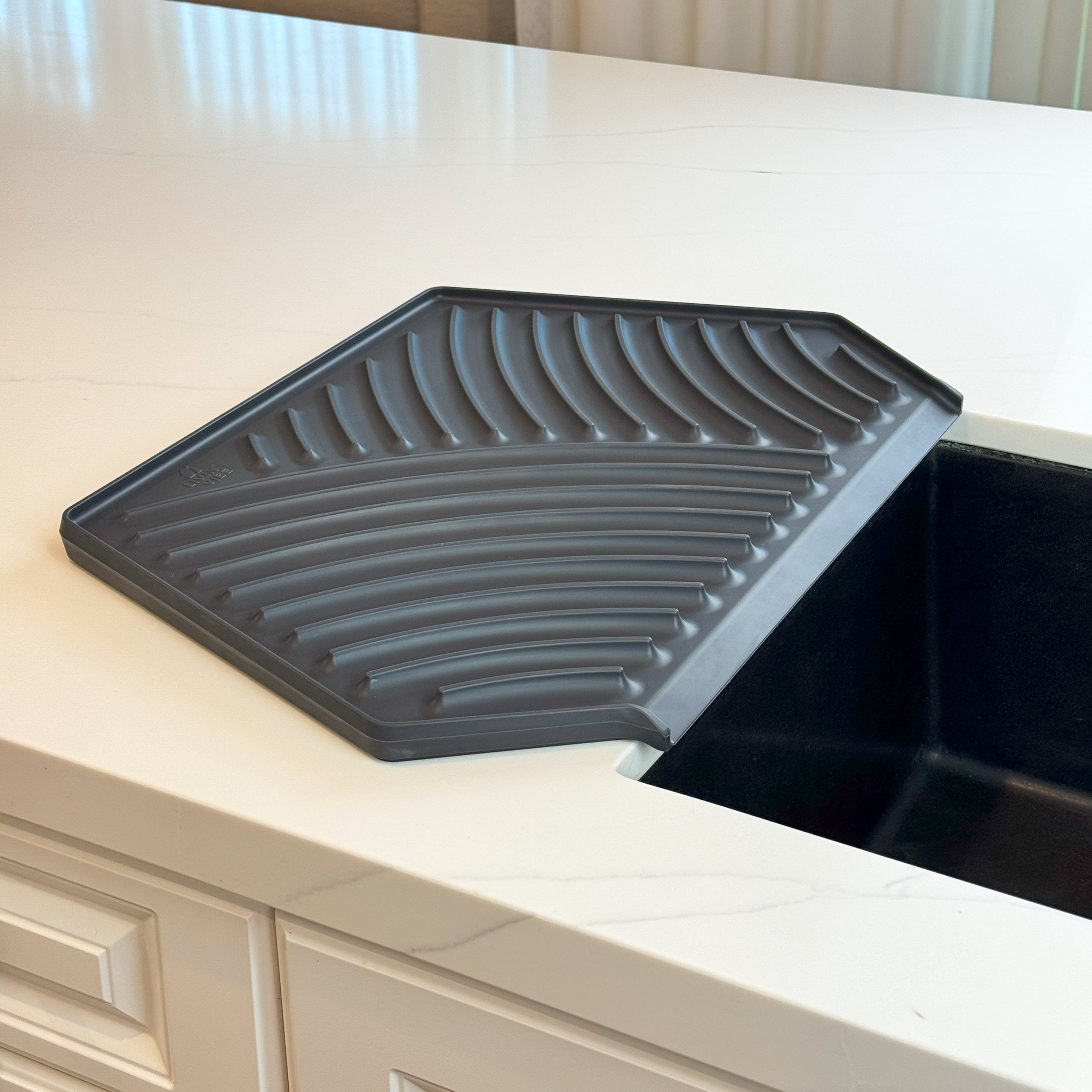 Silicone Dish Drying Mat with Built-in Drain (19.3’’ x 13’, Greige)